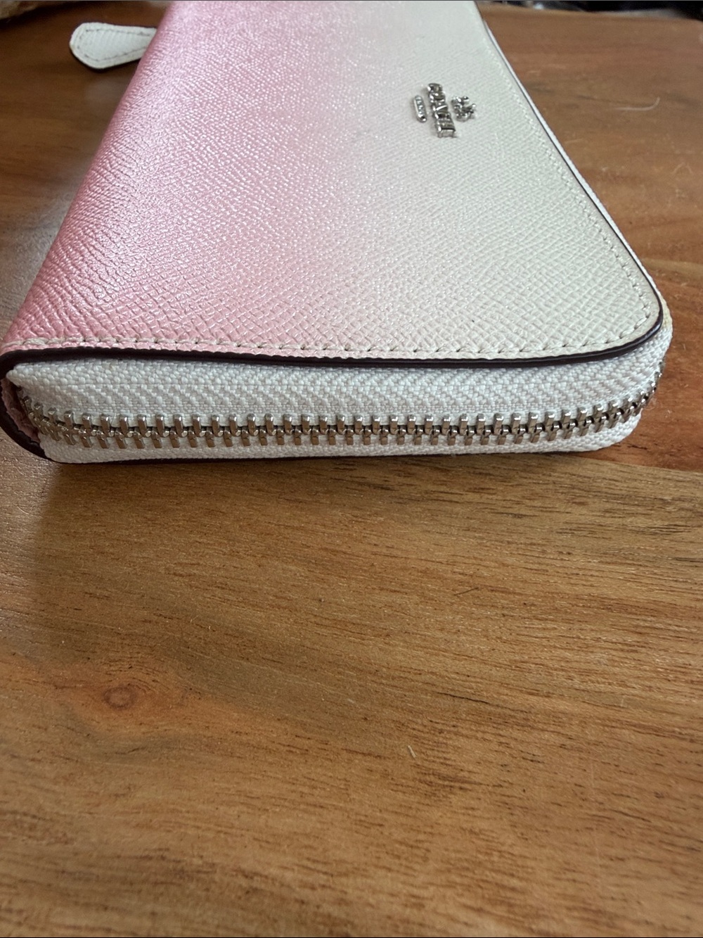NWT Coach Accordion Zip Wallet in Ombre Crossgrain Leather - Picture 3 of 6